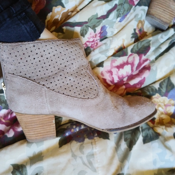 Dolce vita booties genuine suede size 8.5 - Picture 3 of 6